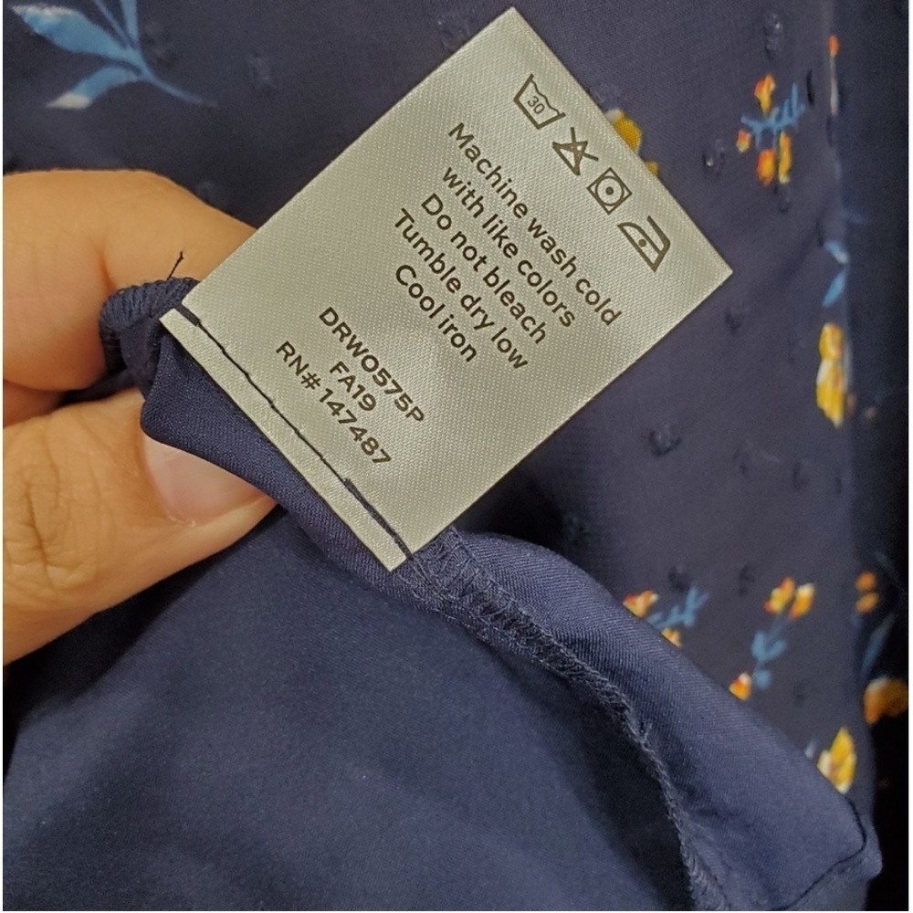 DRAPER JAMES Swiss Dot Field of Flowers  Smocked Dress in Nassau Navy Size MED - Picture 10 of 11